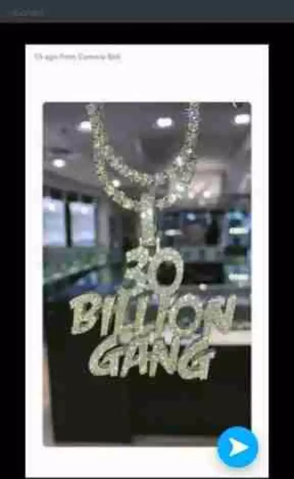 Davido Shows Off His New Diamond Encrusted’30Billion Gang’ Necklace (Photo)